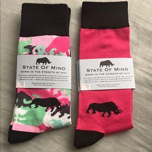 State of Mind Men's Pink Rhino Camouflage and Solid Socks (Set of 2)